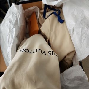 Luxembourg Samothrace men’s shoes.Never been worn besides trying on!Make a offer